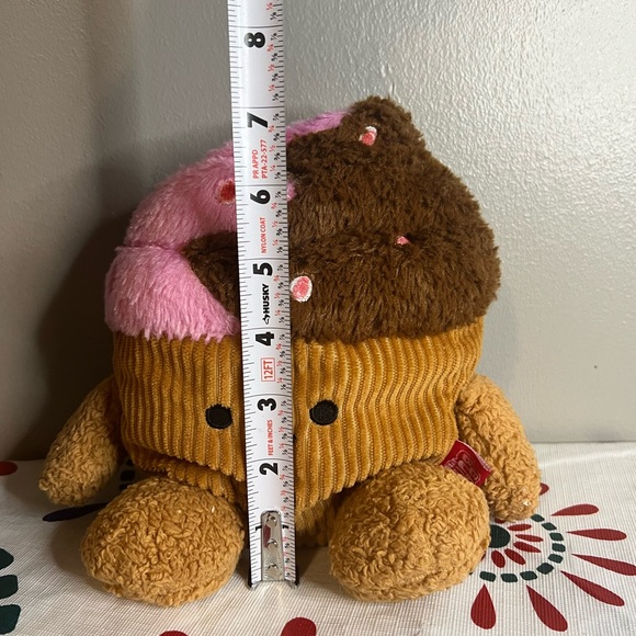 Kellytoy Bum Bumz Cooper the Cupcake Bean Bag Plush Russ - Picture 5 of 5